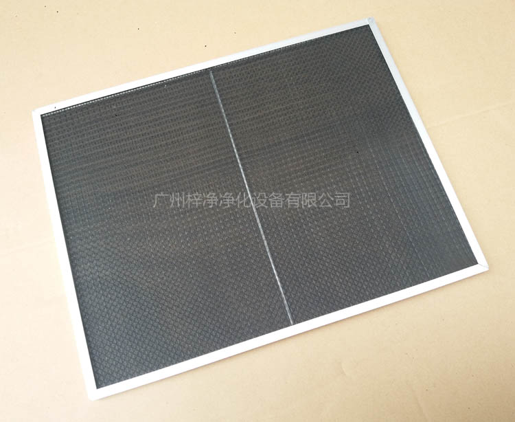 尼龙网初效过滤器骨架采用直径为6mm的铁丝焊接处理,目的防止过滤器变形。