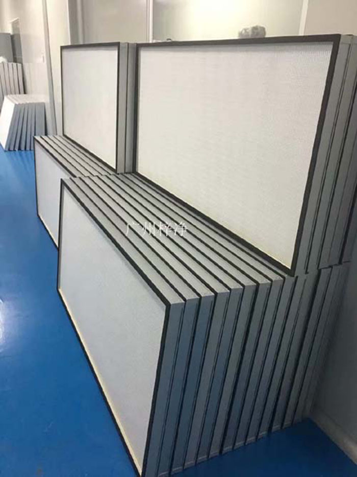 ULPA级超高效空气过滤器适用于10000级-100级洁净系统，空调系统，因此产品已广泛应用于电子、微电子、半导体、光器件、生物和医药线路、照相机和光学仪器、精密机械等多个领域。
